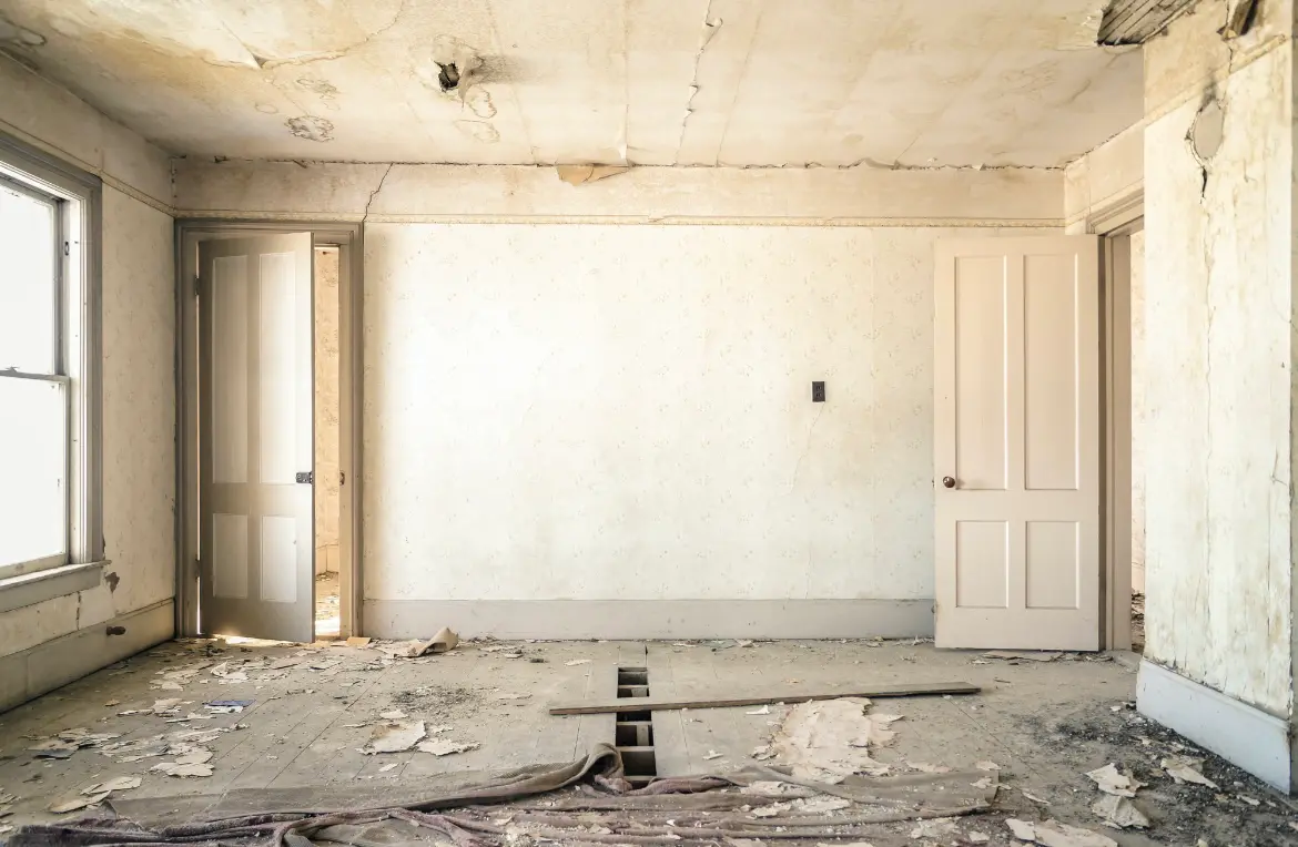 Waste disposal crew managing a cleanout project in Southside